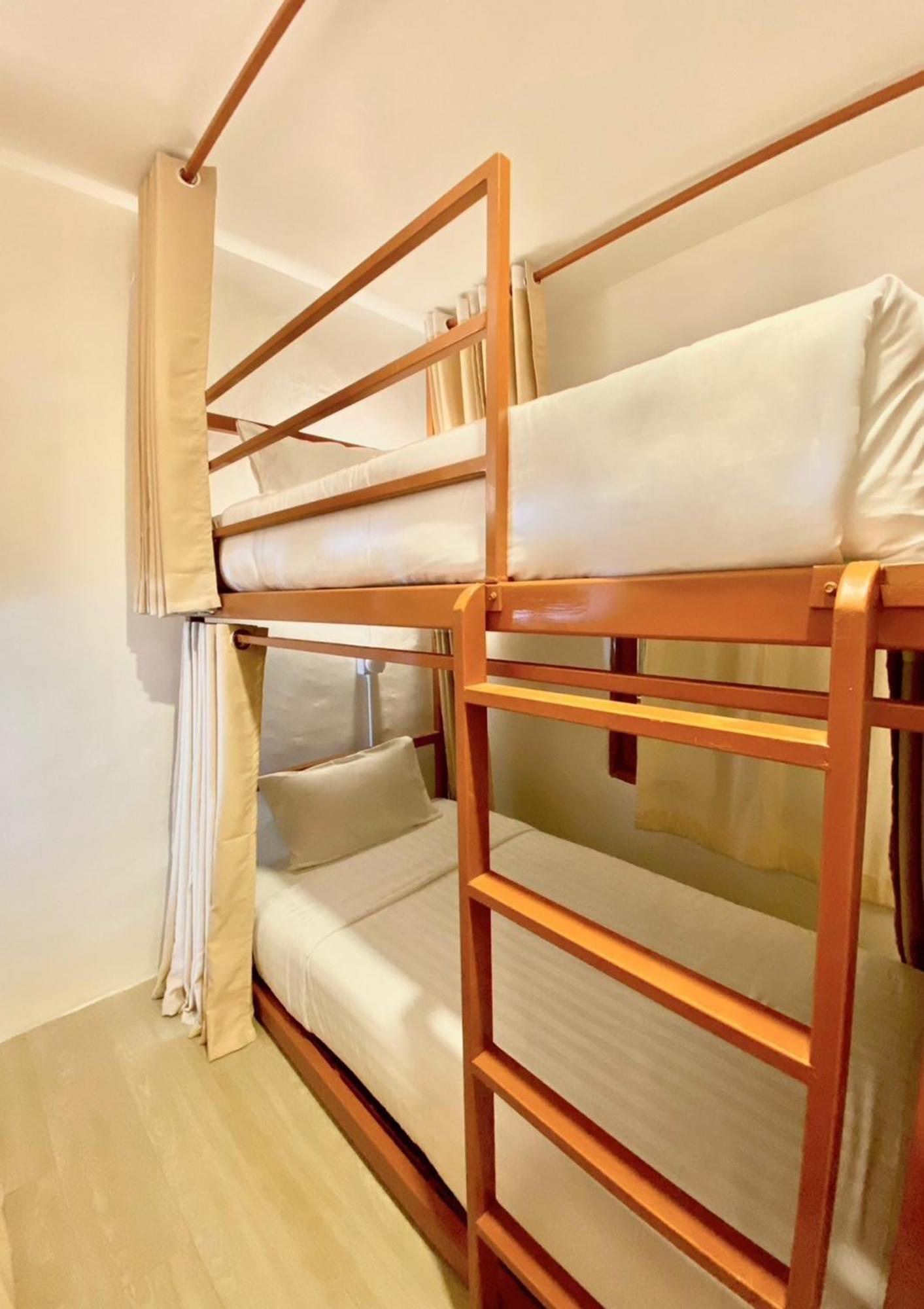 Ubox Samui Hostel - Chaweng Beach Exterior photo