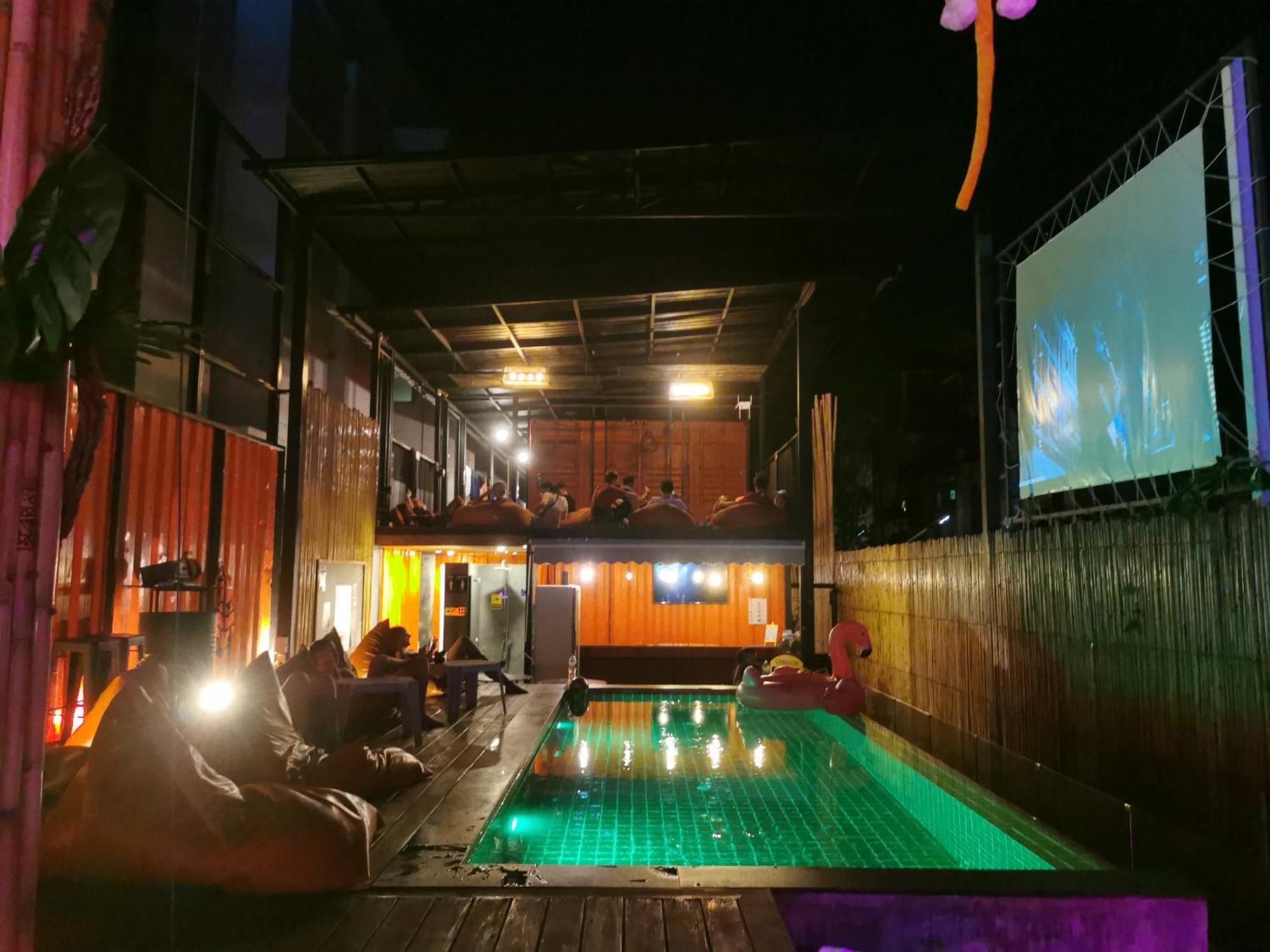 Ubox Samui Hostel - Chaweng Beach Exterior photo
