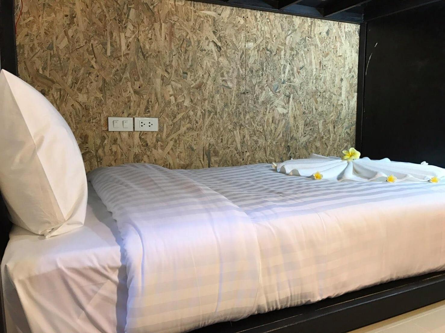 Ubox Samui Hostel - Chaweng Beach Exterior photo