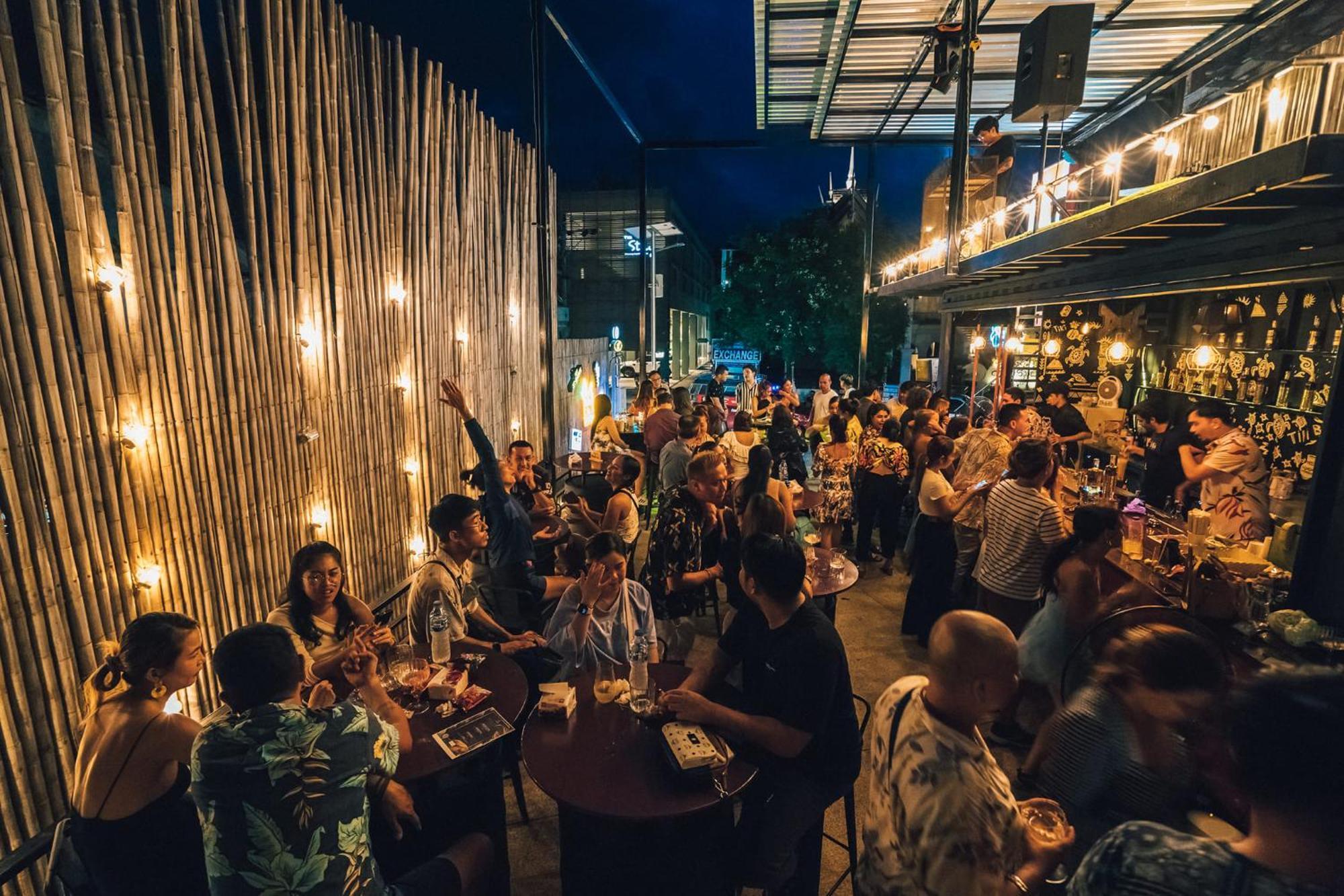 Ubox Samui Hostel - Chaweng Beach Exterior photo